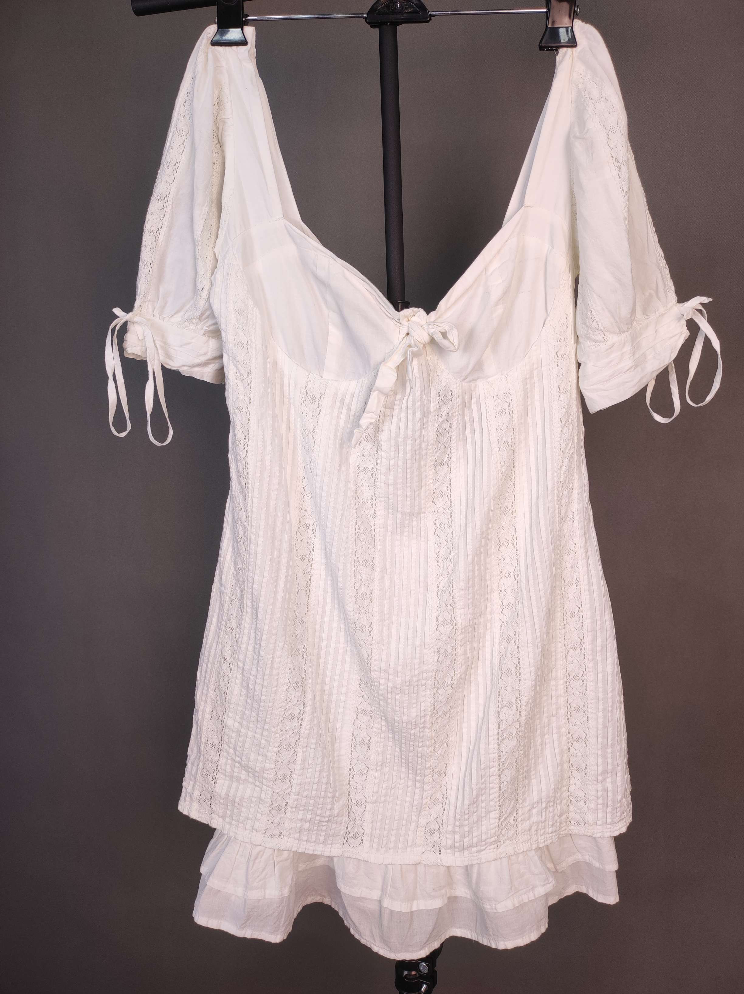 پیرهن عروسکی گیپور دار