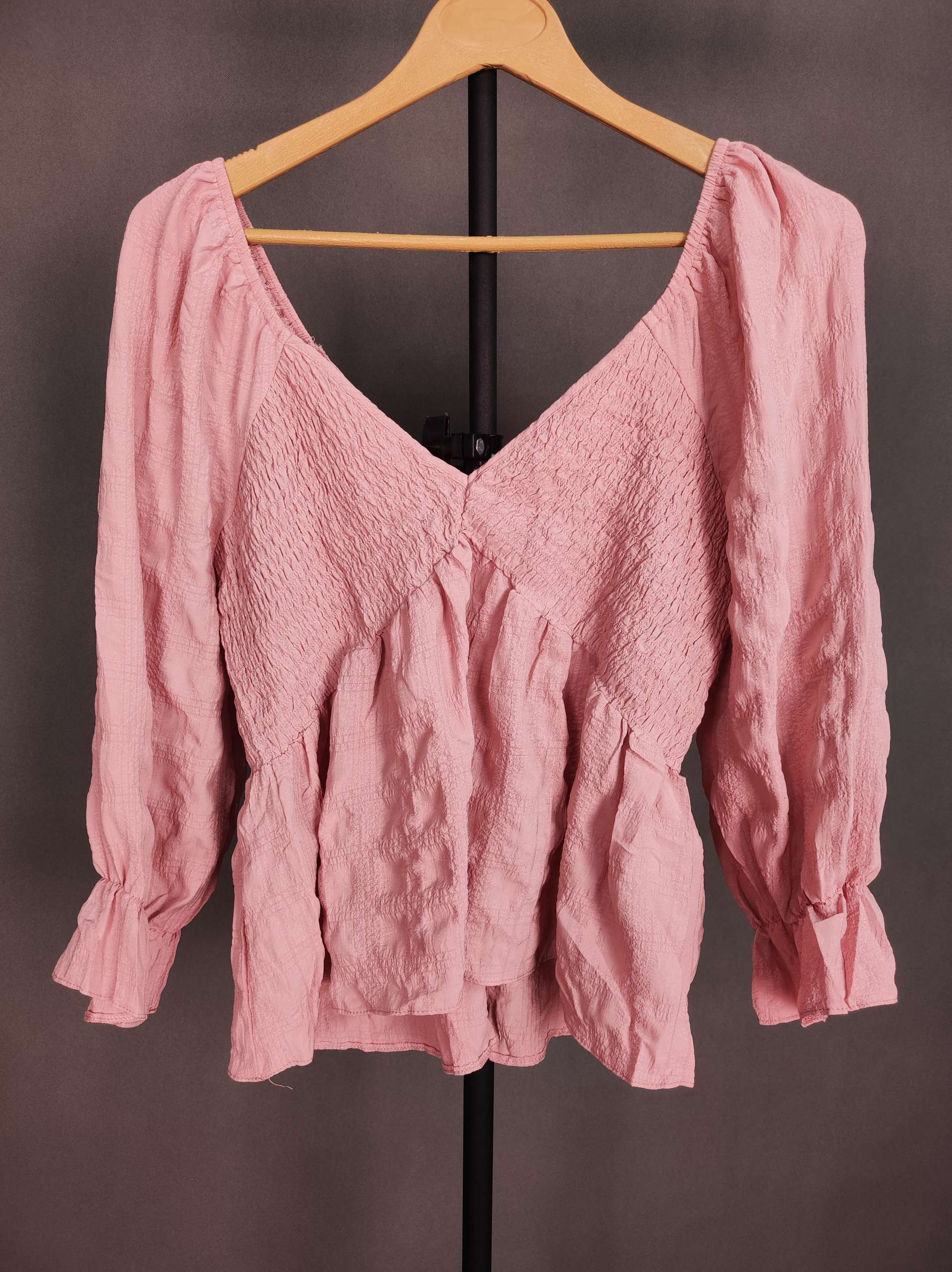 شومیزRiver island